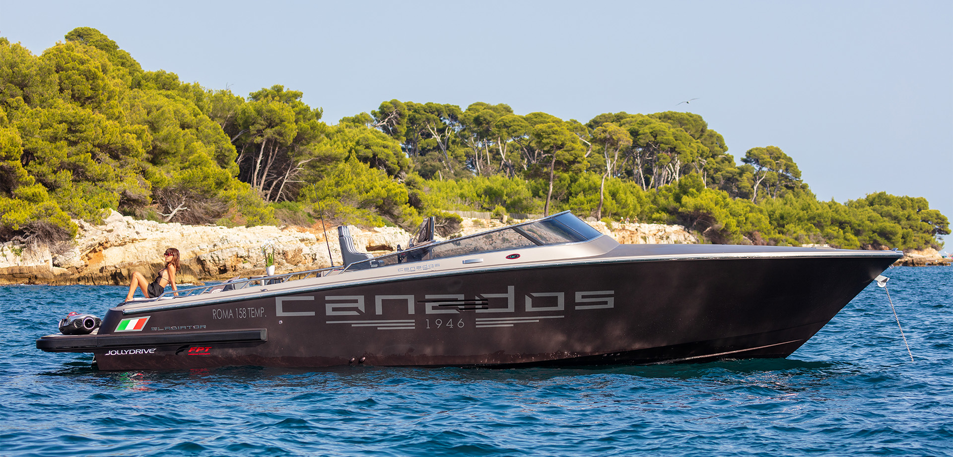 Canados Yachts - Gladiator 431 Speedster